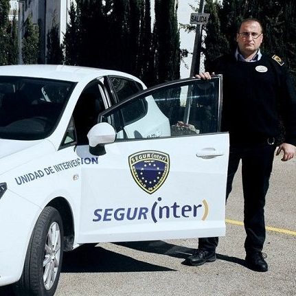 La seguridad de tu empresa en manos de profesionales. 14 Acuda de llaves